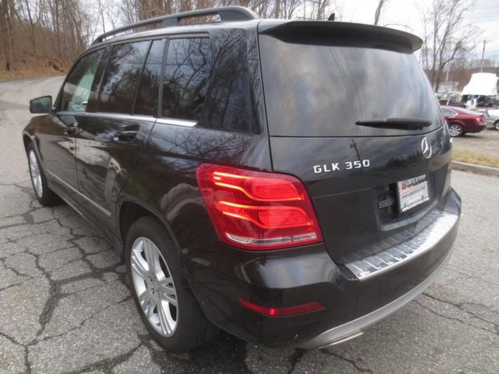 2015 Black /Black Mercedes-Benz GLK-Class 4Matic (WDCGG8JBXFG) with an 3.5L v6 engine, Automatic transmission, located at 270 US Route 6, Mahopac, NY, 10541, (845) 621-0895, 41.349022, -73.755280 - Photo #4